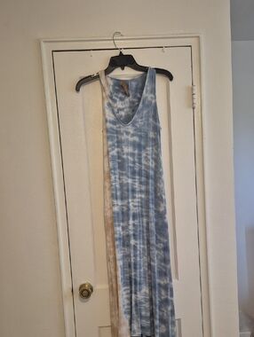 Sleeveless Tie-Dye Maxi Dress in Blue and Cream